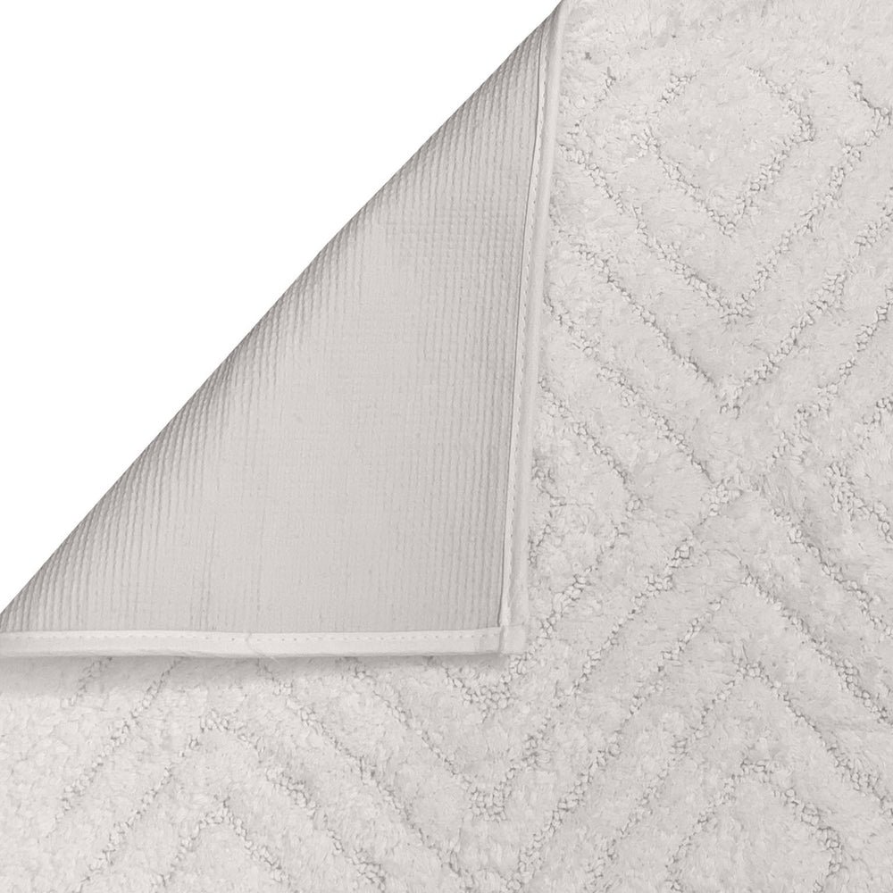 
                      
                        Trier Bath Rug - 100% Cotton Tufted Bath Mat with Gel Foam/Rubber Backing, Diamond Pattern
                      
                    