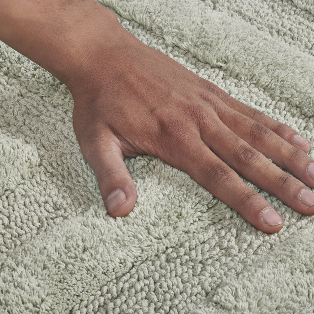 
                      
                        Better Trends Hugooo Collection 100% Cotton Bathroom Mat for Bathroom Decor, Non Slip Bath Mat,Multi-Purpose Bathroom Rugs, Quick-Dry & Water Absorbent Bath Rug - 17 X 24 Bath Mat, Sage
                      
                    