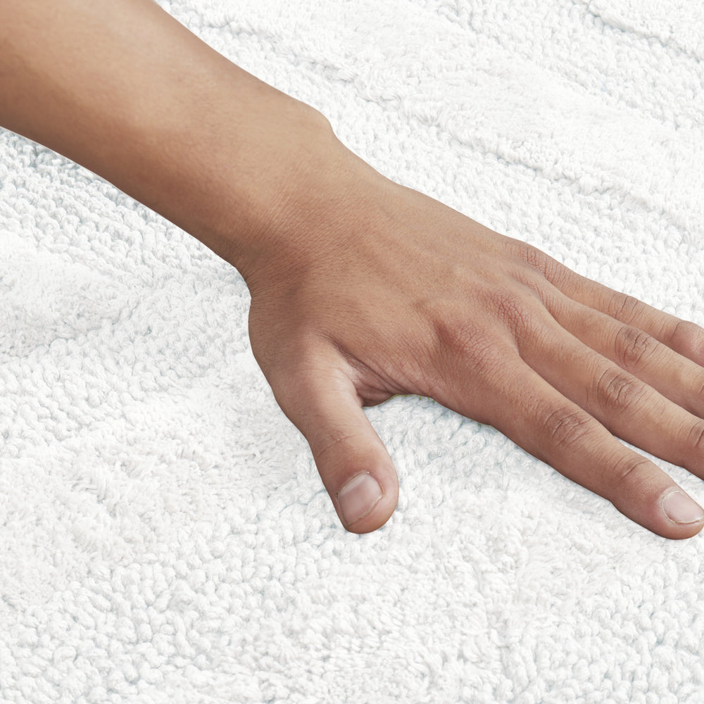 
                      
                        Hugo 100% Cotton Bathroom Rugs, Bath Mat Non-Slip Machine Washable
                      
                    