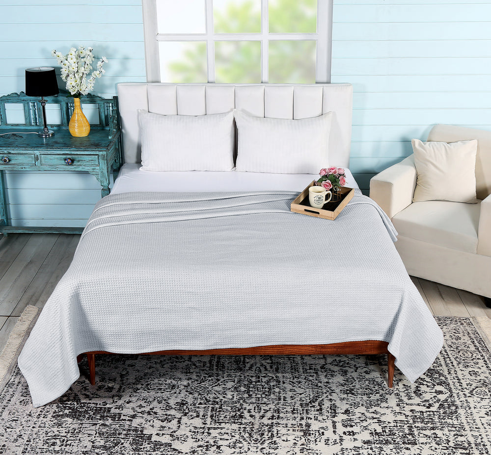 Janiya Waffle Collection 100% Cotton Full/Queen Blanket in Light Grey