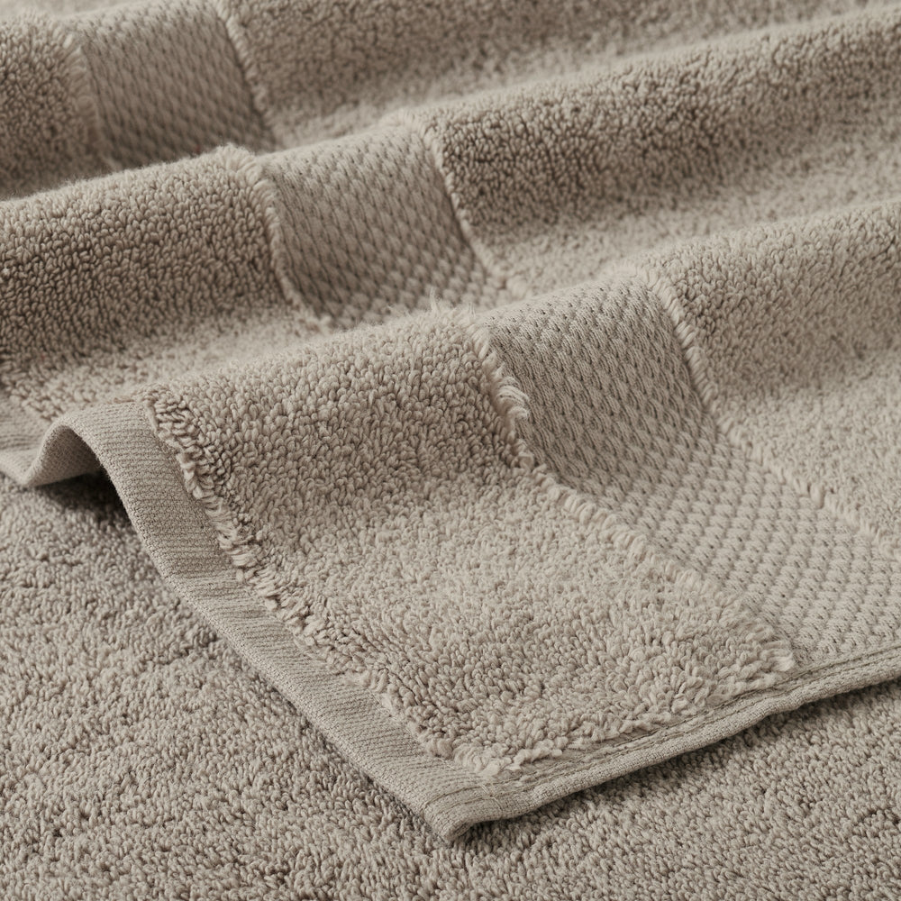 
                      
                        Splash Ultra-Soft Zero Twist 100% Ring Spun Cotton Mix Towel Set - Reversible, 550 GSM, Breathable, Lightweight, Absorbent Towels for Bathroom
                      
                    